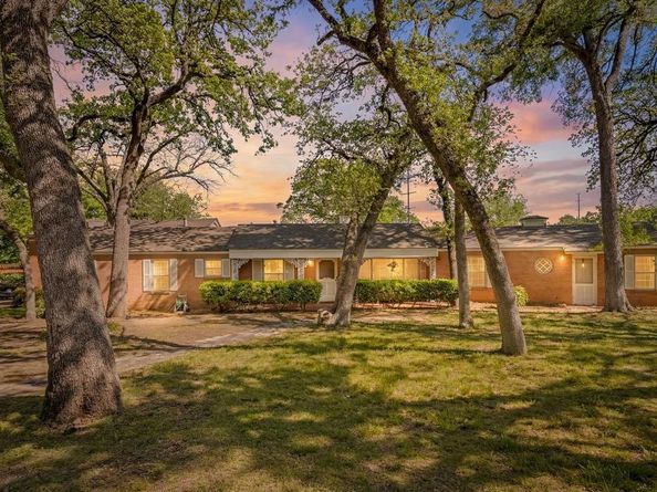 1504  Smilax Avenue , Fort Worth Texas 76111