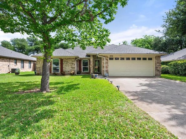 1536  Stratford Drive , Mansfield Texas 76063