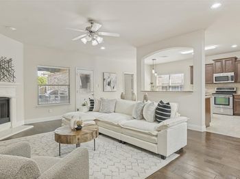 1136  Hidden Lakes Way 