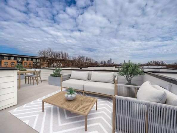 929  Bayonne Street , Dallas Texas 75212