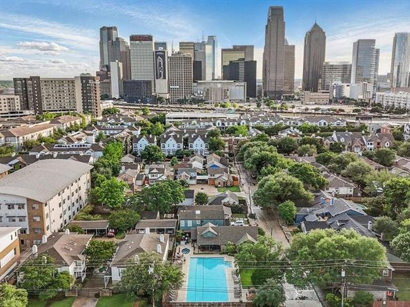 3105  San Jacinto Street  208, Dallas Texas 75204