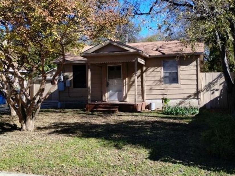 552  Ella Avenue , Dallas Texas 75217