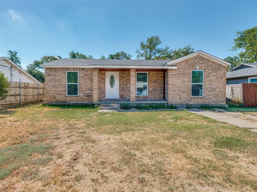 336  Belle Street , Bedford Texas 76022