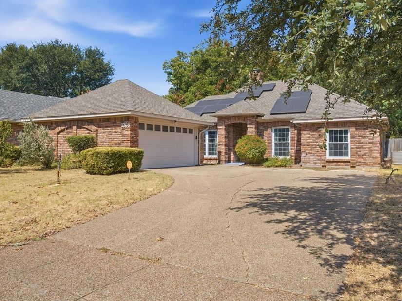 1708  Willow Vale Drive , Fort Worth Texas 76134