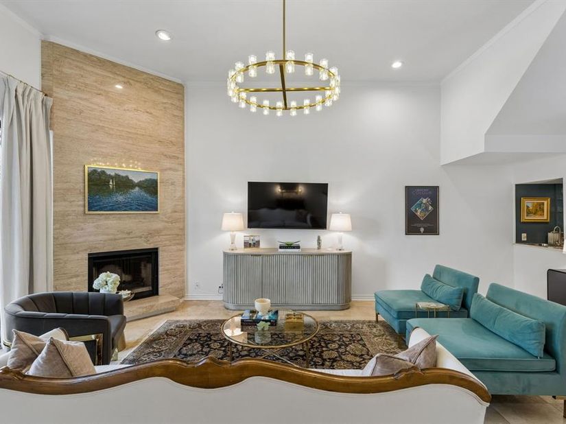 5990  Lindenshire Lane  110, Dallas Texas 75230