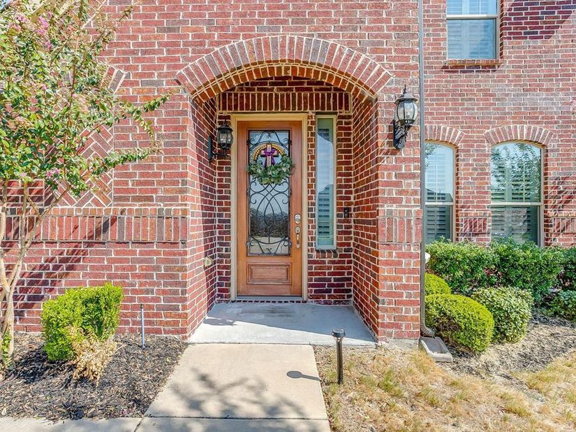 124  Lone Oak Drive , Crowley Texas 76036