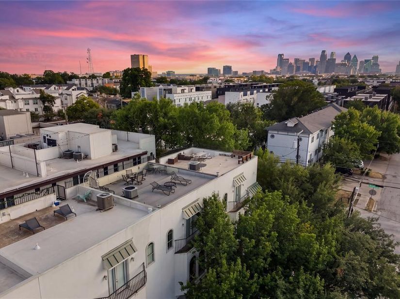 2022 N Fitzhugh Avenue  B, Dallas Texas 75204