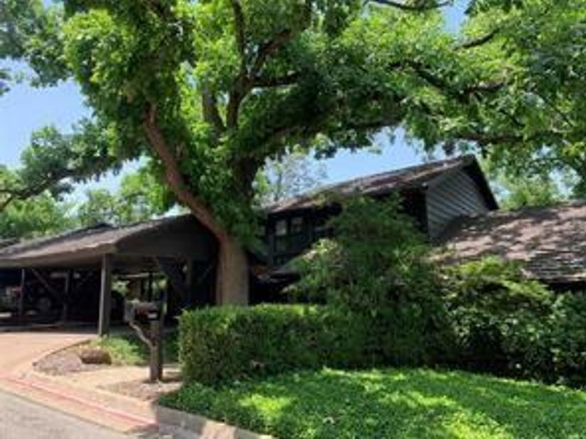 6949  Helsem Way  131, Dallas Texas 75230