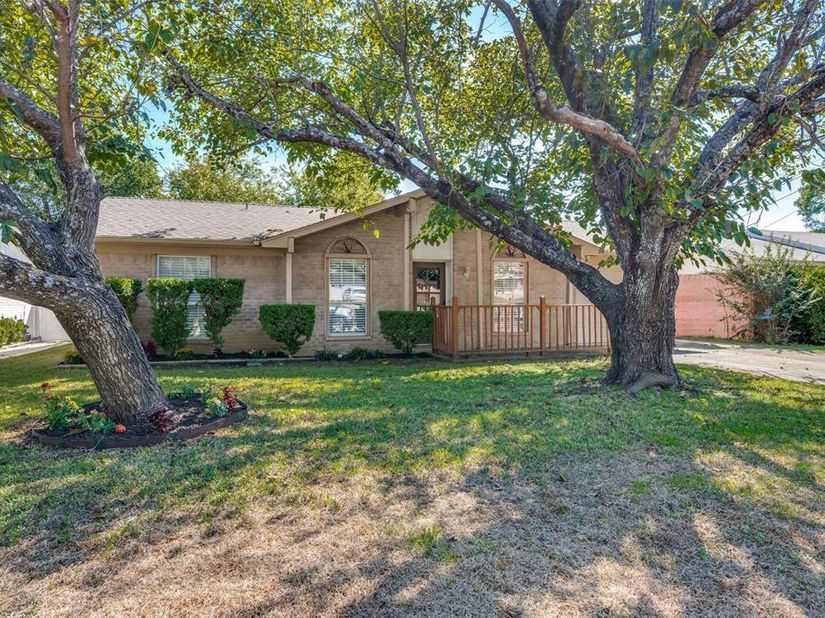 1316  Saturn Drive , Cedar Hill Texas 75104