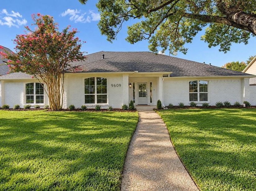 9609  Viewside Drive , Dallas Texas 75231