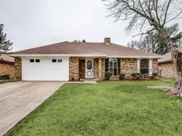 2433  Hallmark Street , Grand Prairie Texas 75052