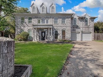 2703  Kingswood Court 