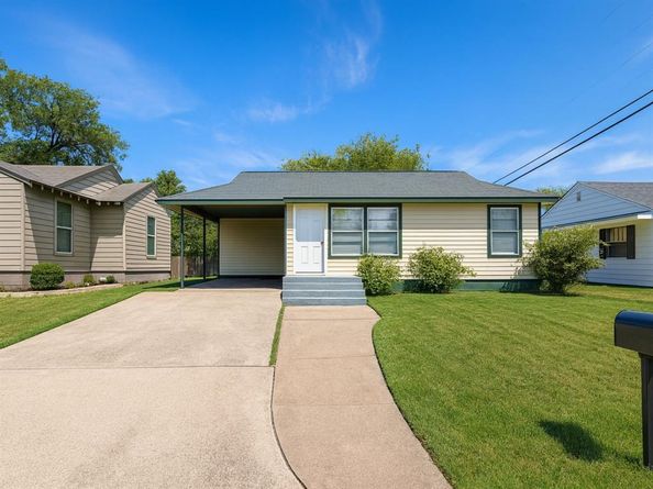 9104  Farmer Road , White Settlement Texas 76108