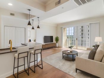 3225  Turtle Creek Boulevard 