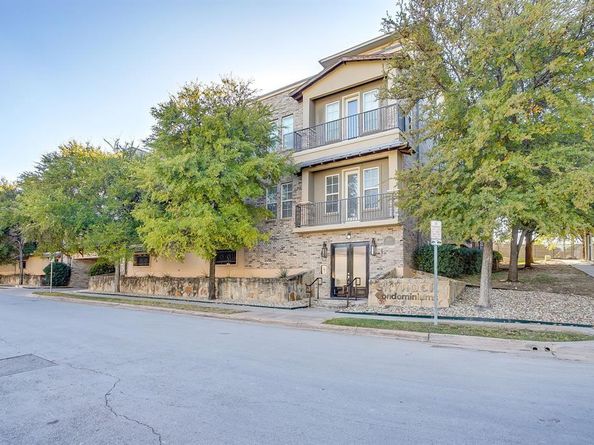 2800  Sandage Avenue  105, Fort Worth Texas 76109