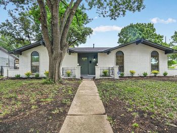 439  Candlelight Avenue 