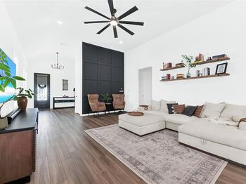 720  Skyview Court 