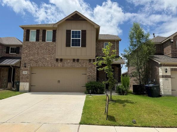 714  Creekwater Lane , Garland Texas 75043