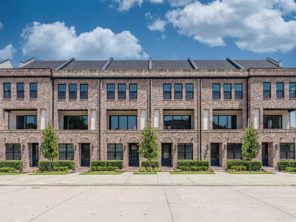 2401  Canton Street  1005, Dallas Texas 75201