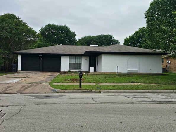 2908  Legend Road , Arlington Texas 76014