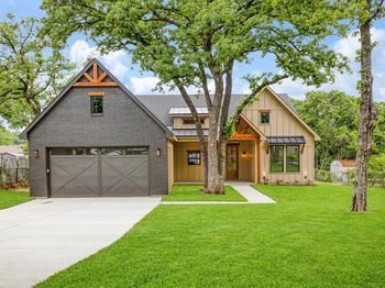 314 W Mistletoe Drive 