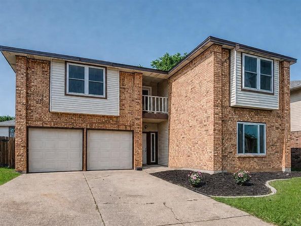 829  Foxridge Drive , Arlington Texas 76017