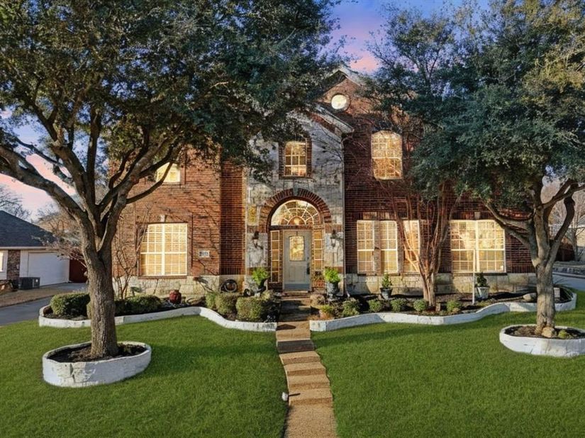 1318  Coastal Drive , Garland Texas 75043