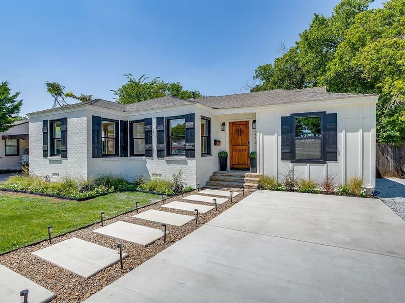 2704 W Biddison Street , Fort Worth Texas 76109