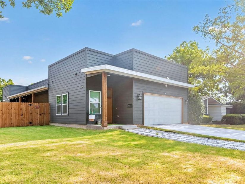 2646  Greenhurst Drive , Farmers Branch Texas 75234