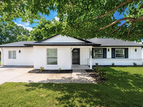 1208  Andrews Street , Arlington Texas 76011