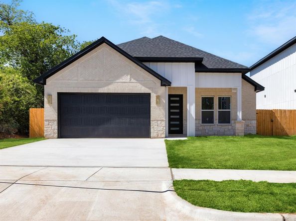 4233  Avenue H  , Fort Worth Texas 76105