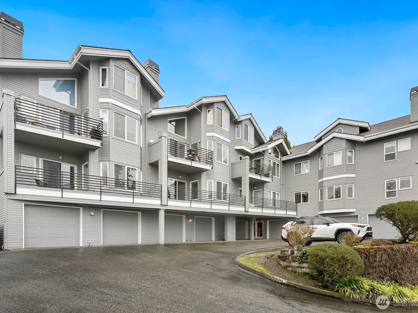 6100 NE 181st Street 7, Kenmore WA 98028
