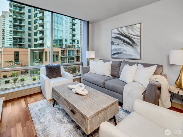 10650 NE 9th Place 422, Bellevue WA 98004