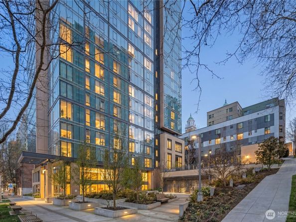 800 Columbia Street 1003, Seattle WA 98104