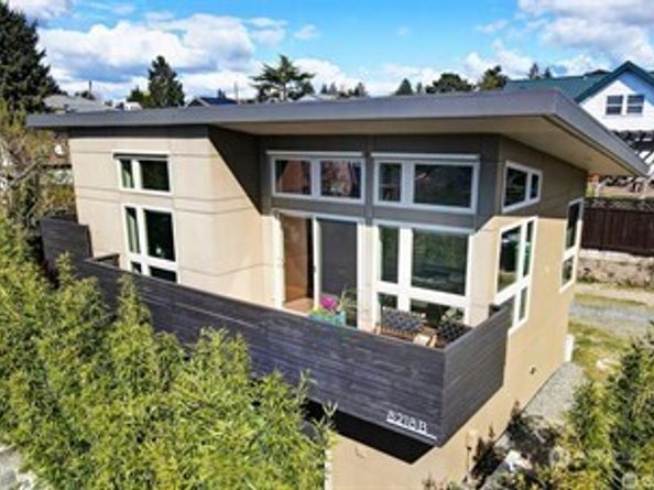 8218 2nd Avenue NE B, Seattle WA 98115