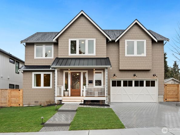 8221 22nd Avenue NE, Seattle WA 98115