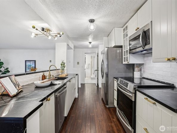 3700 26th Place W 203, Seattle WA 98199