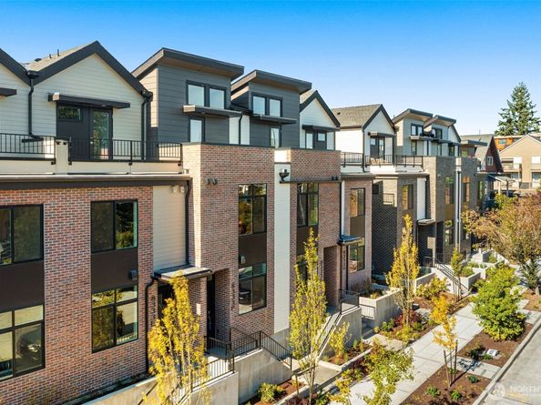 8333 D 12th Avenue NW, Seattle WA 98117