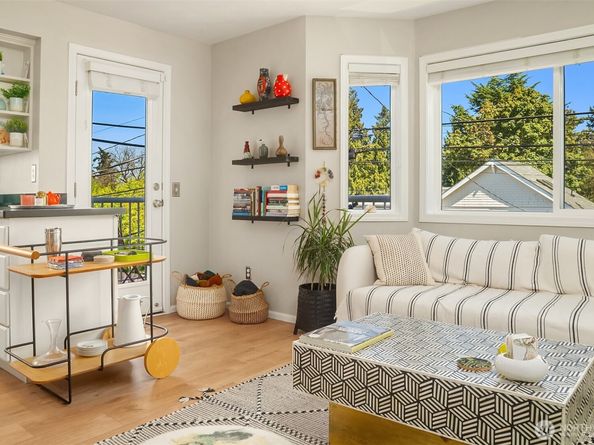 2116 California Avenue SW 201, Seattle WA 98116