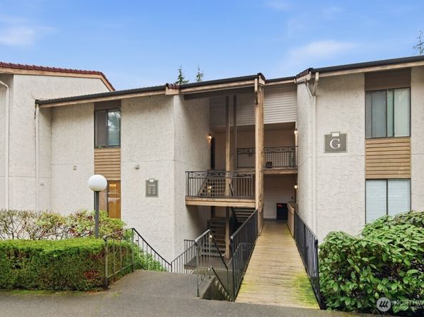 10506 NE 32nd Place G203, Bellevue WA 98004