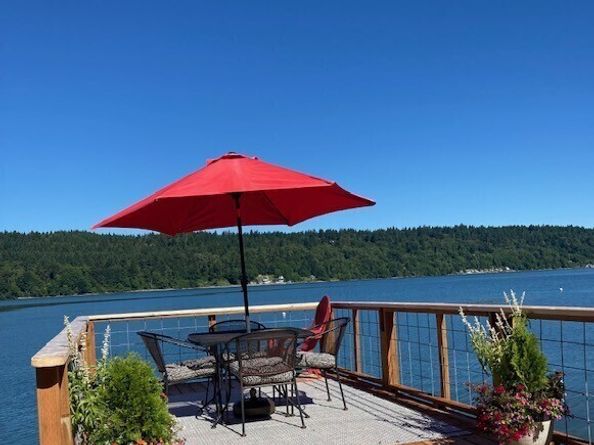27728 Manzanita Beach Rd SW, Vashon WA 98070