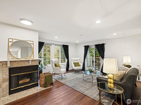 1692 118th Avenue SE A203, Bellevue WA 98005