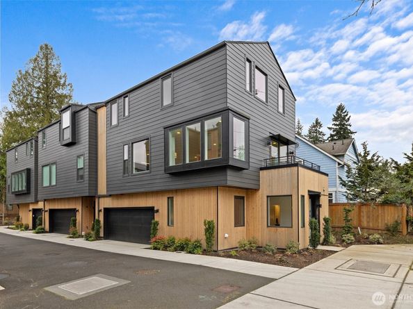 1317 N 185th Street A, Shoreline WA 98133