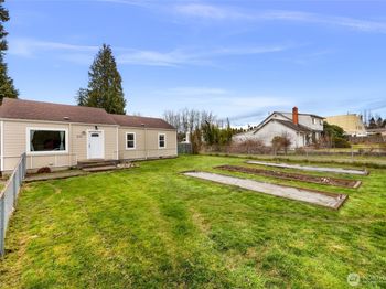 222 W Marilyn Avenue