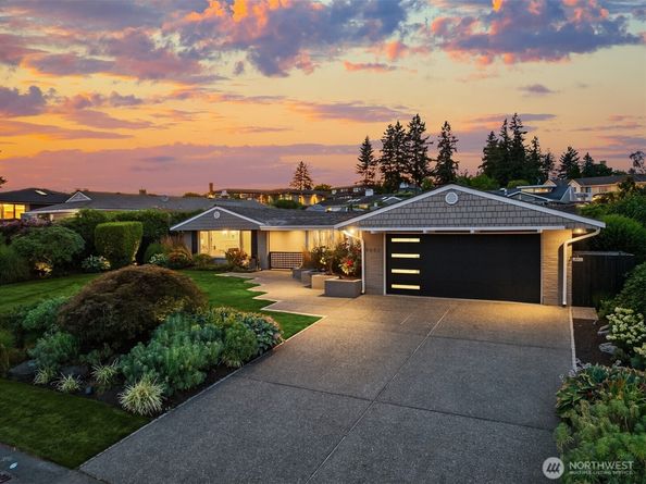 9642 Hilltop Road, Bellevue WA 98004