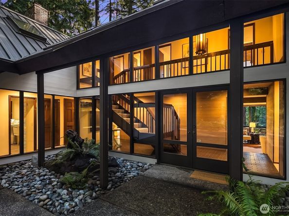 9027 SE 50th Street, Mercer Island WA 98040