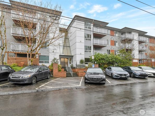 10501 8th Avenue NE 111, Seattle WA 98125