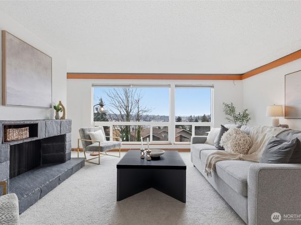 2500 W Manor Place 216, Seattle WA 98199