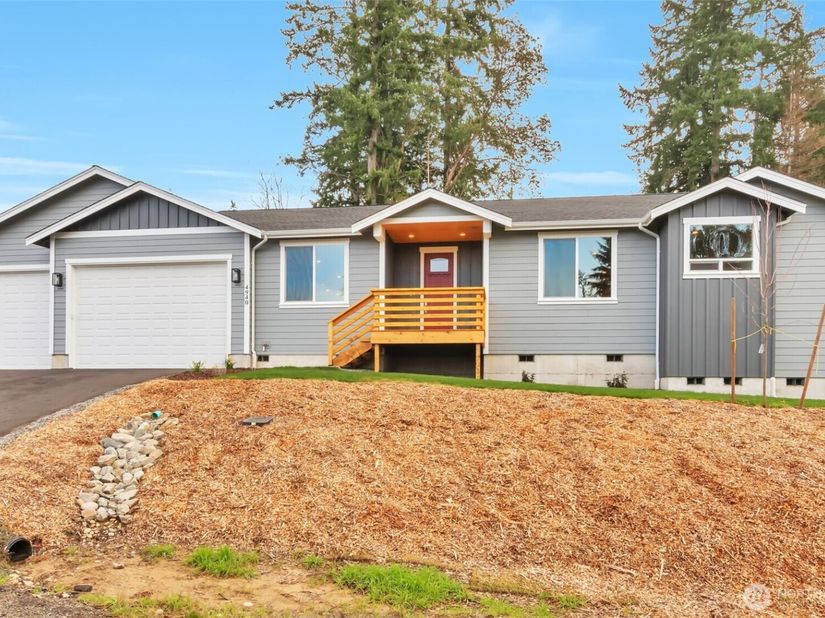 4940 Johnson Street NW, Bremerton WA 98311