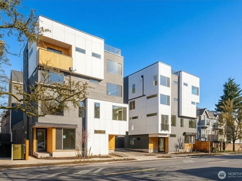 1123 C 10th Avenue E, Seattle WA 98102